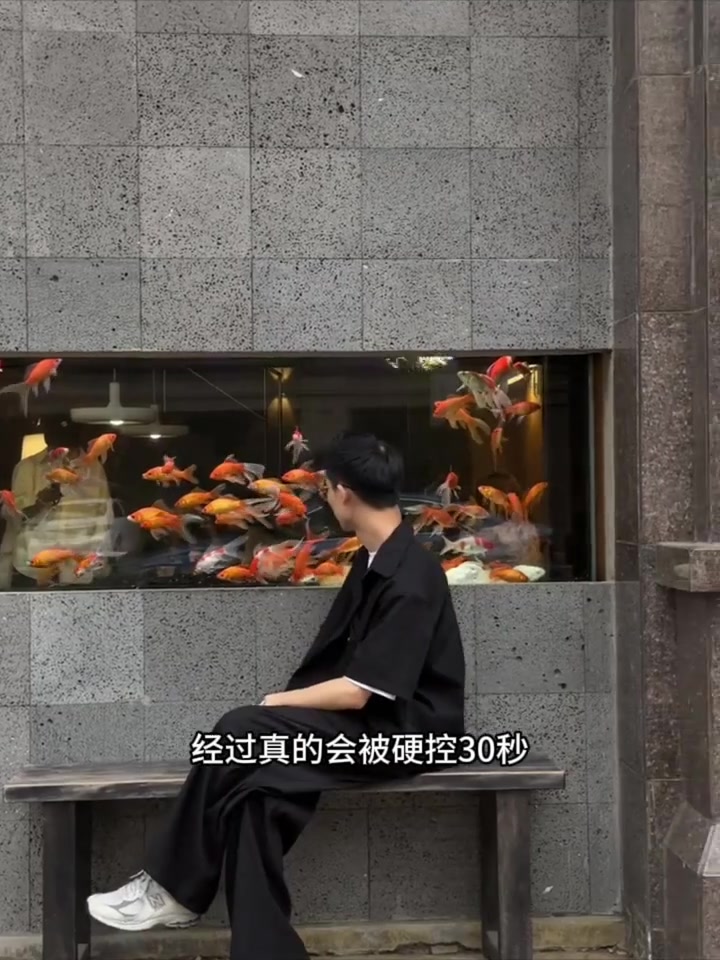 自带电影氛围感的门头设计