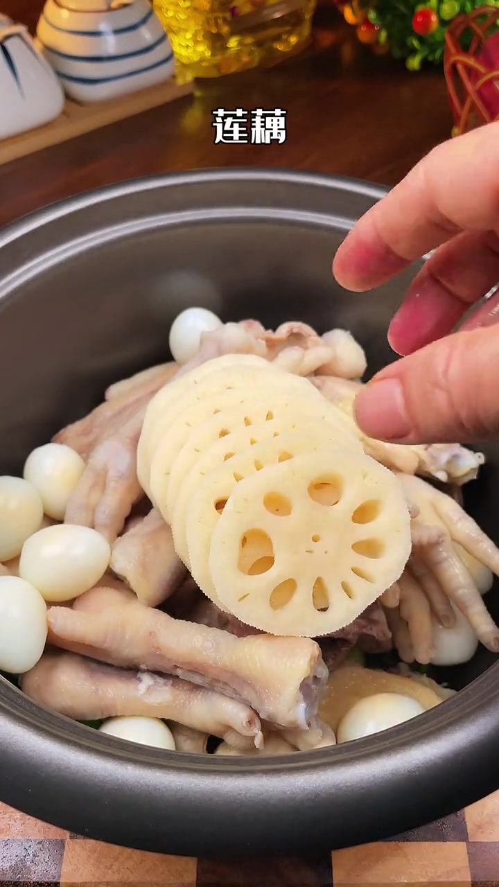 在家自己做卤鸡翅鸡爪，软烂入味，想吃什么就卤什么