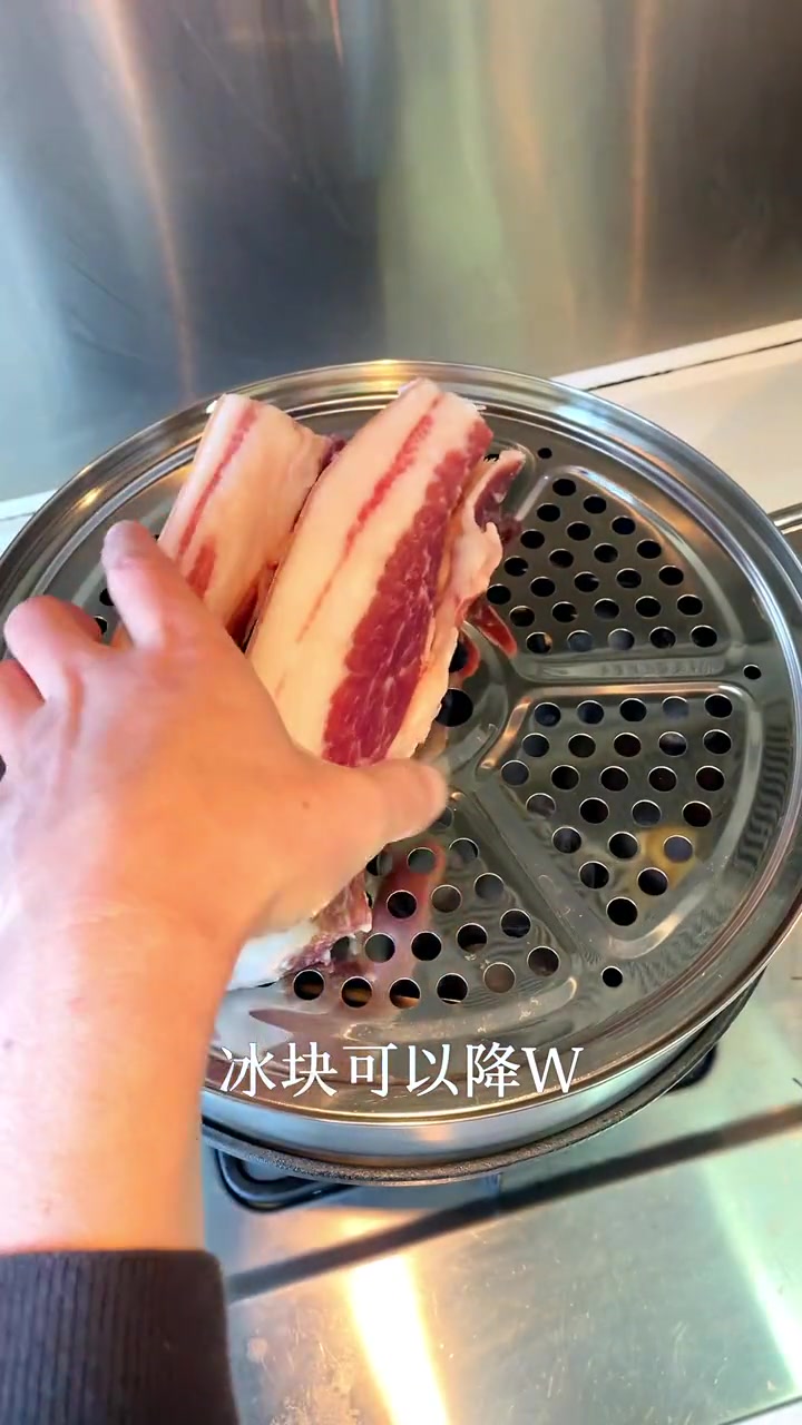 冬至了，又到了腌腊肉的季节了，在家怎么做腌熏腊肉