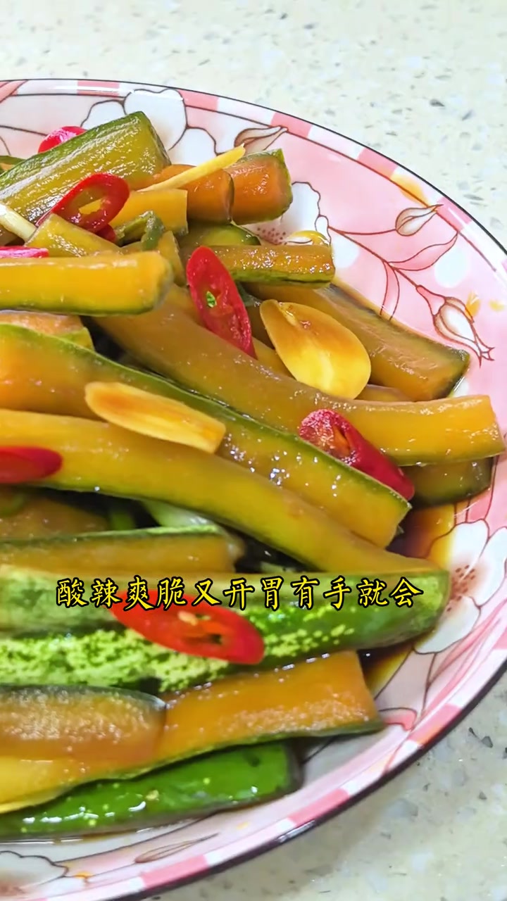夏日必备凉菜腌黄瓜，像我这样做不用开火