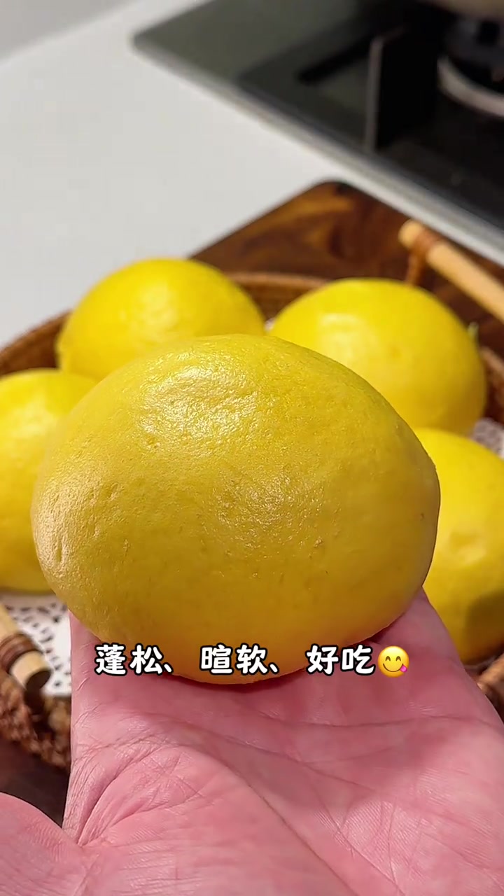 我居然是家里唯一会做馒头的人，南瓜馒头这样做，个个蓬松暄软，自己做果蔬馒头，健康又放心