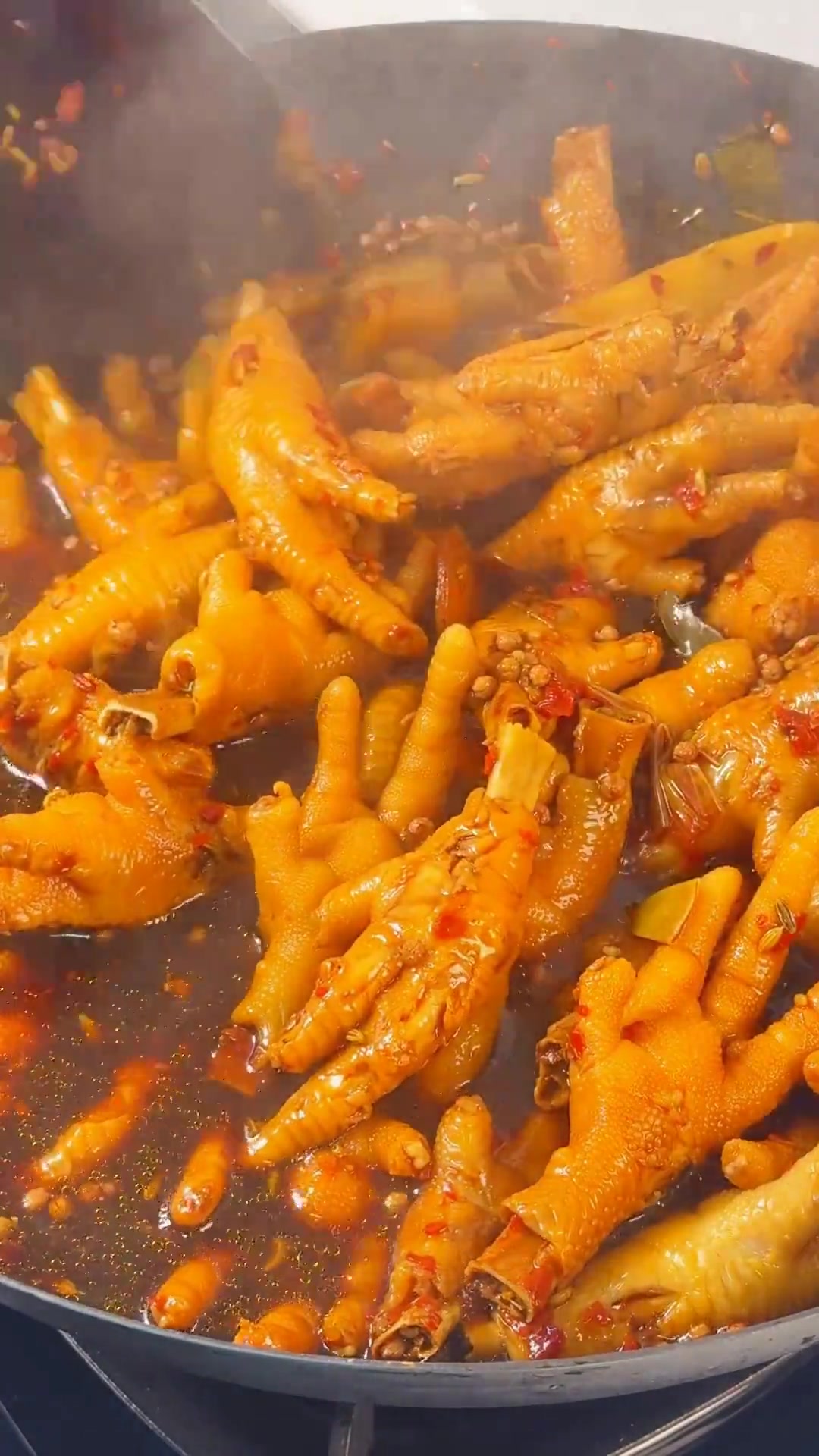 超好吃的爆辣蒜香鸡爪做法揭秘