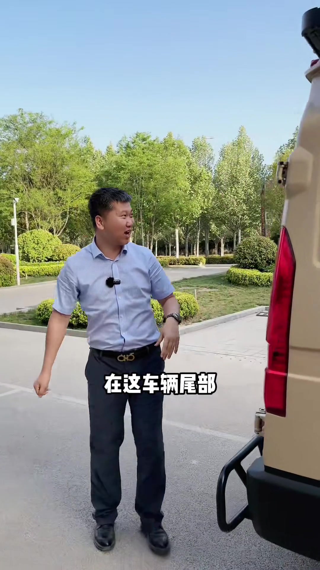 非常亲民，大家都玩的起的宿营房车，外观这么霸气？还挺实用的，内饰留有可DIY空间，钓鱼神车