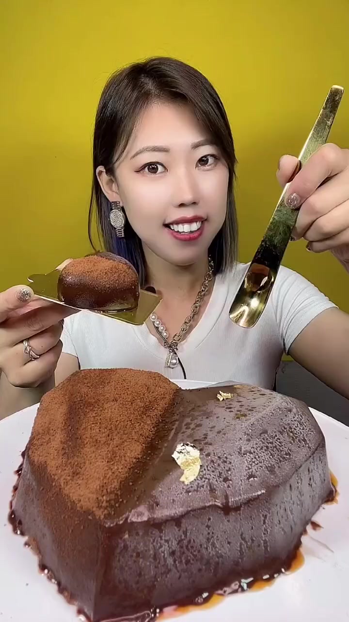 巧克力爱心小慕斯蛋糕来咯