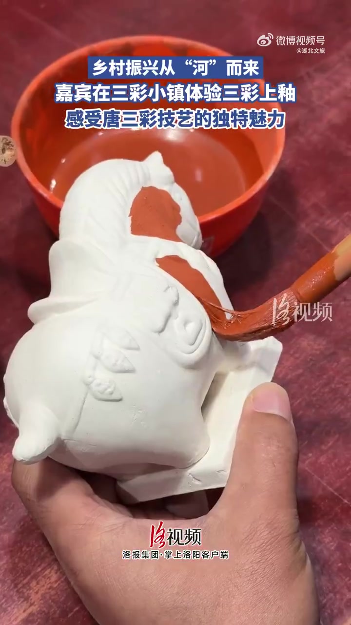 知音湖北遇见金秋 武汉人的秋冬DNA被莲藕排骨汤唤醒!粉糯莲藕吸饱肉香,煨得软烂脱骨,汤汁