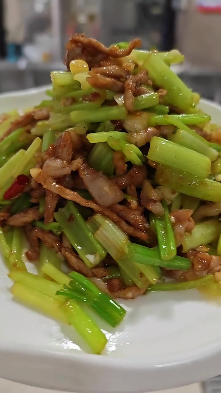 芹菜炒肉丝