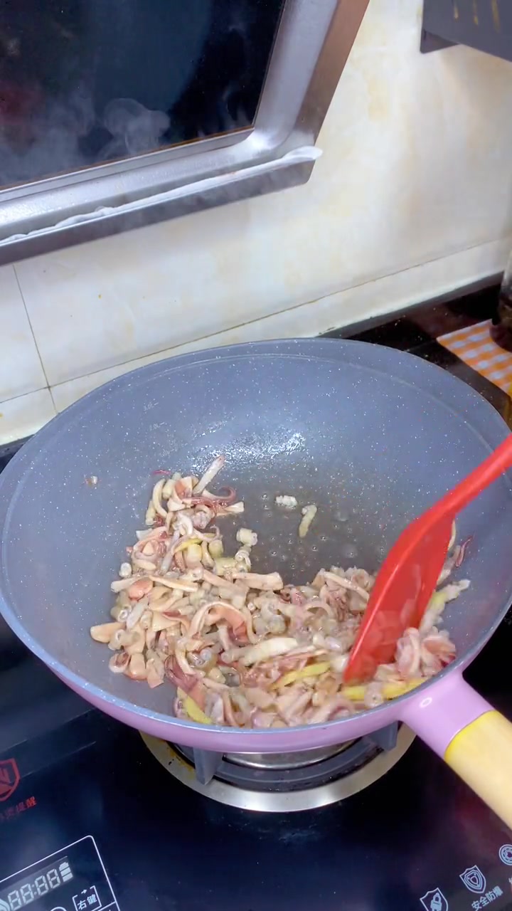 鱿鱼沙虫瘦肉粥儿子说巨巨好喝