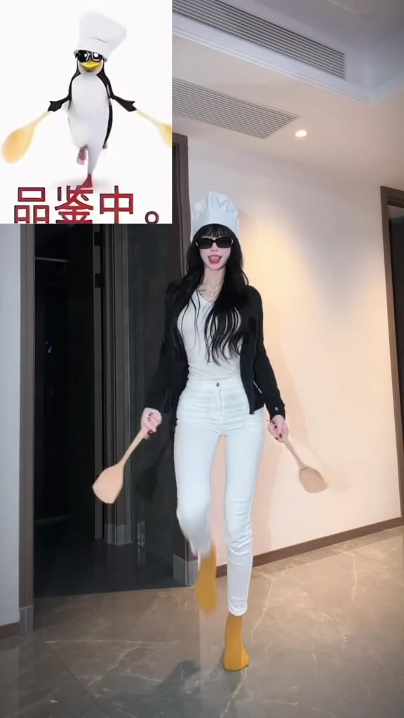 品鉴中。品鉴下企鹅舞姿 企鹅表情包