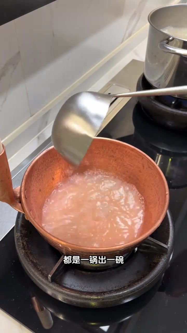 又到吃羊肉季节，炖羊汤煮碗河南羊肉烩面