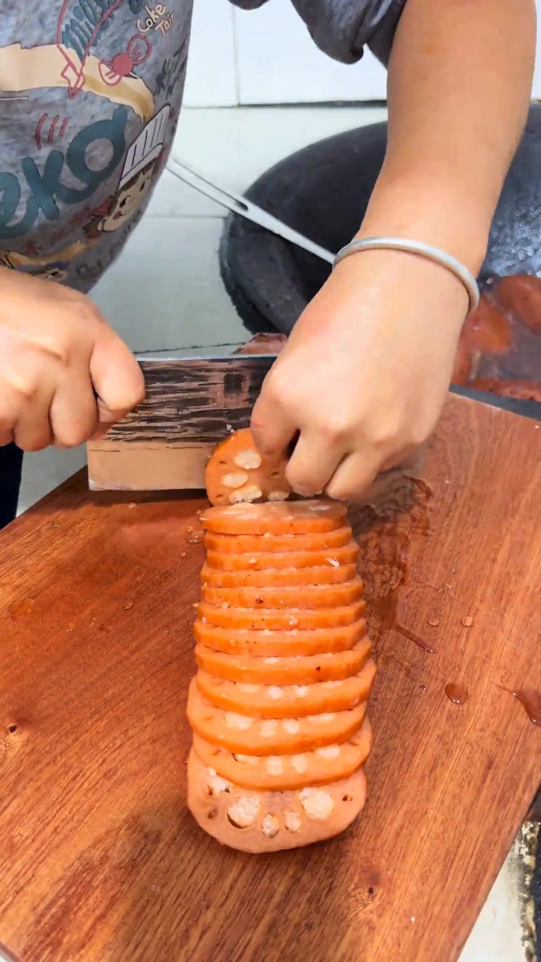 吃莲藕季节做桂花糯米莲藕，老少皆宜超好吃