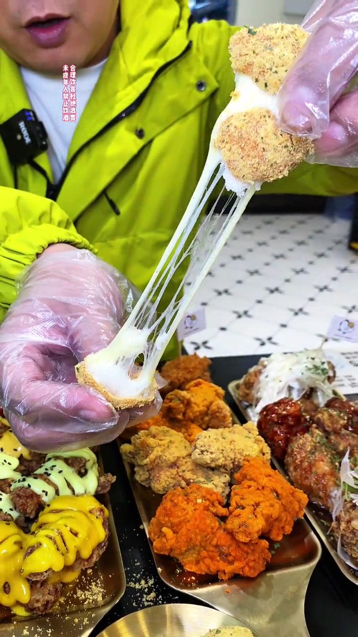 韩式炸鸡的美味口感让人欲罢不能