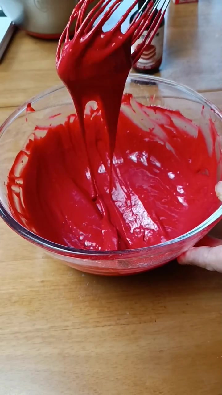 一分钟学会，甜品店爆火的红丝绒蛋糕，下午茶必备