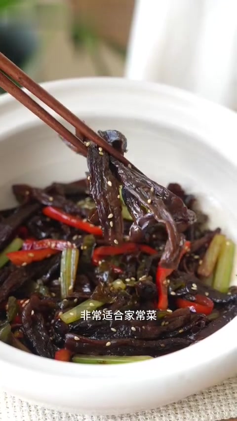 爽口下饭菜素炒鹿茸菇，没想到又脆又韧的鹿茸菇比肉还下饭！
