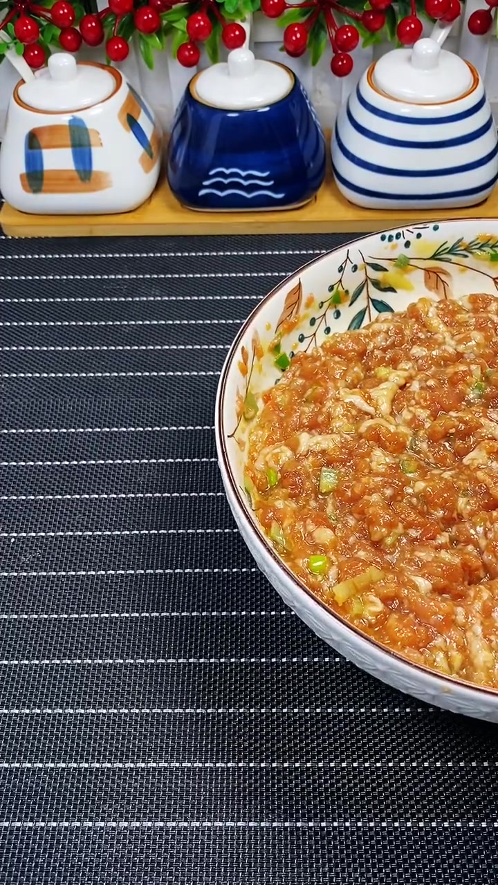 玉米面蒸饺的做法，皮筋道馅鲜香，吃一口直流汤