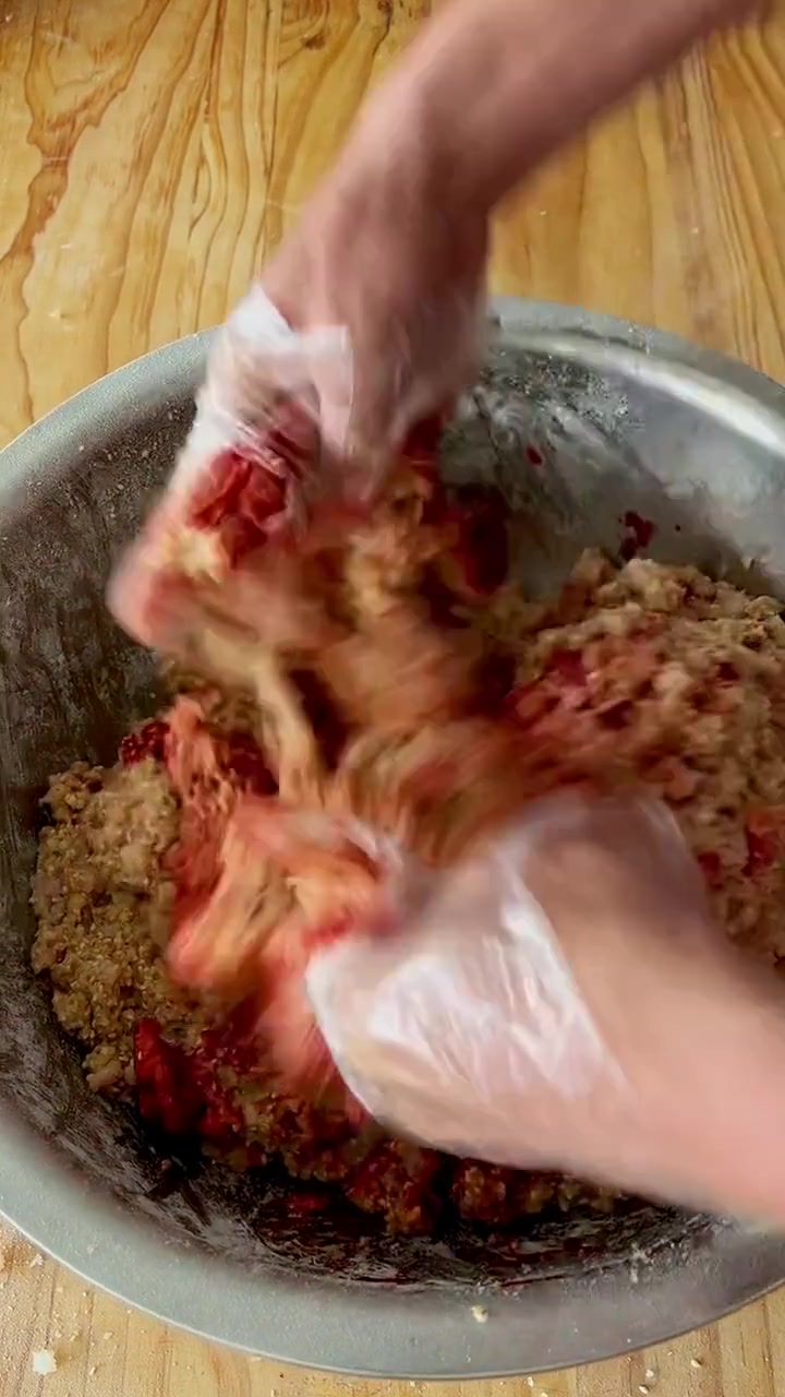 广东师傅教你在家制作广州鸡仔饼，做出味道异常飘香，边脆心软！