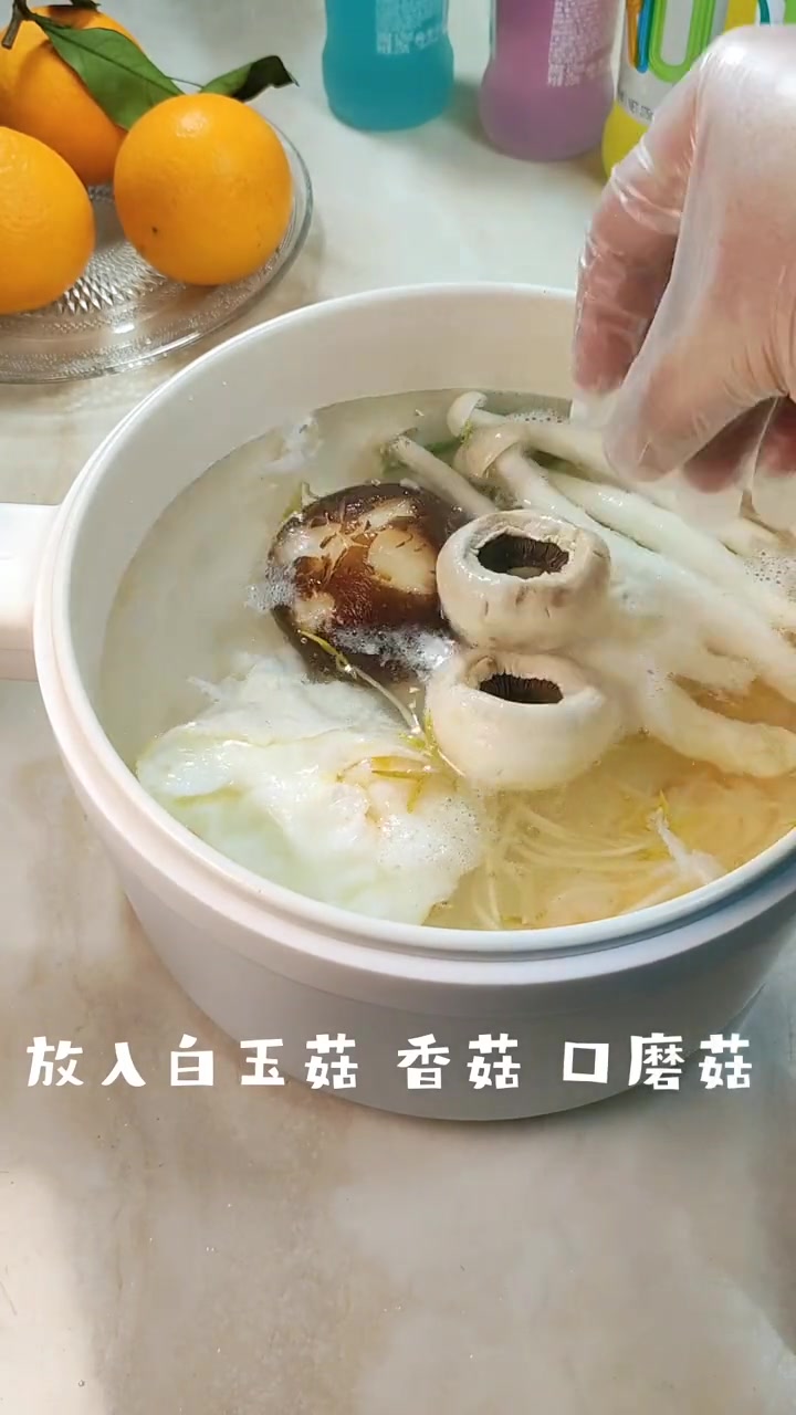 虾仁香菇豆腐汤，营养鲜甜，小孩多喝长高高哦