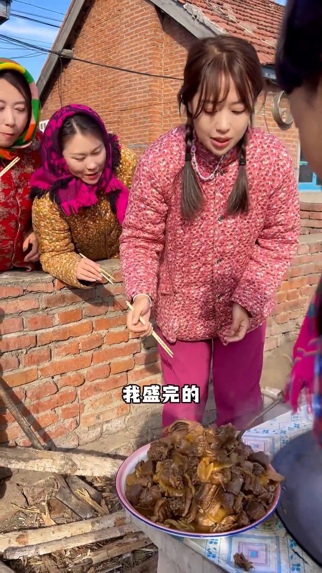 东北农村散养大鹅现杀现发，整只带内脏超划算