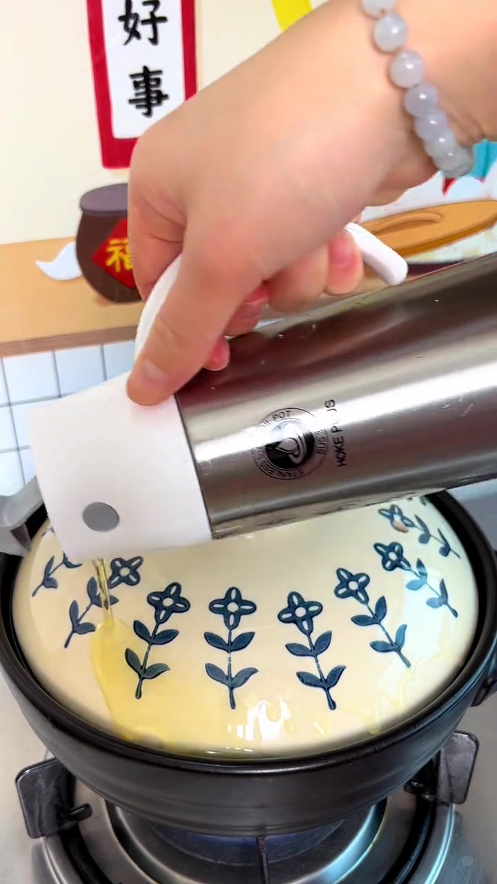 外面一份煲仔饭也不便宜，孩子想吃，咱就在家做，简单又好吃～