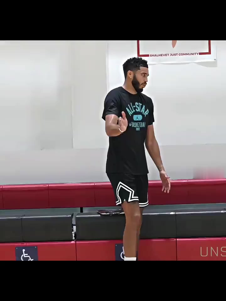 《NBA球星单挑局》塔图姆、巴雷特、奥拉迪波车轮单挑