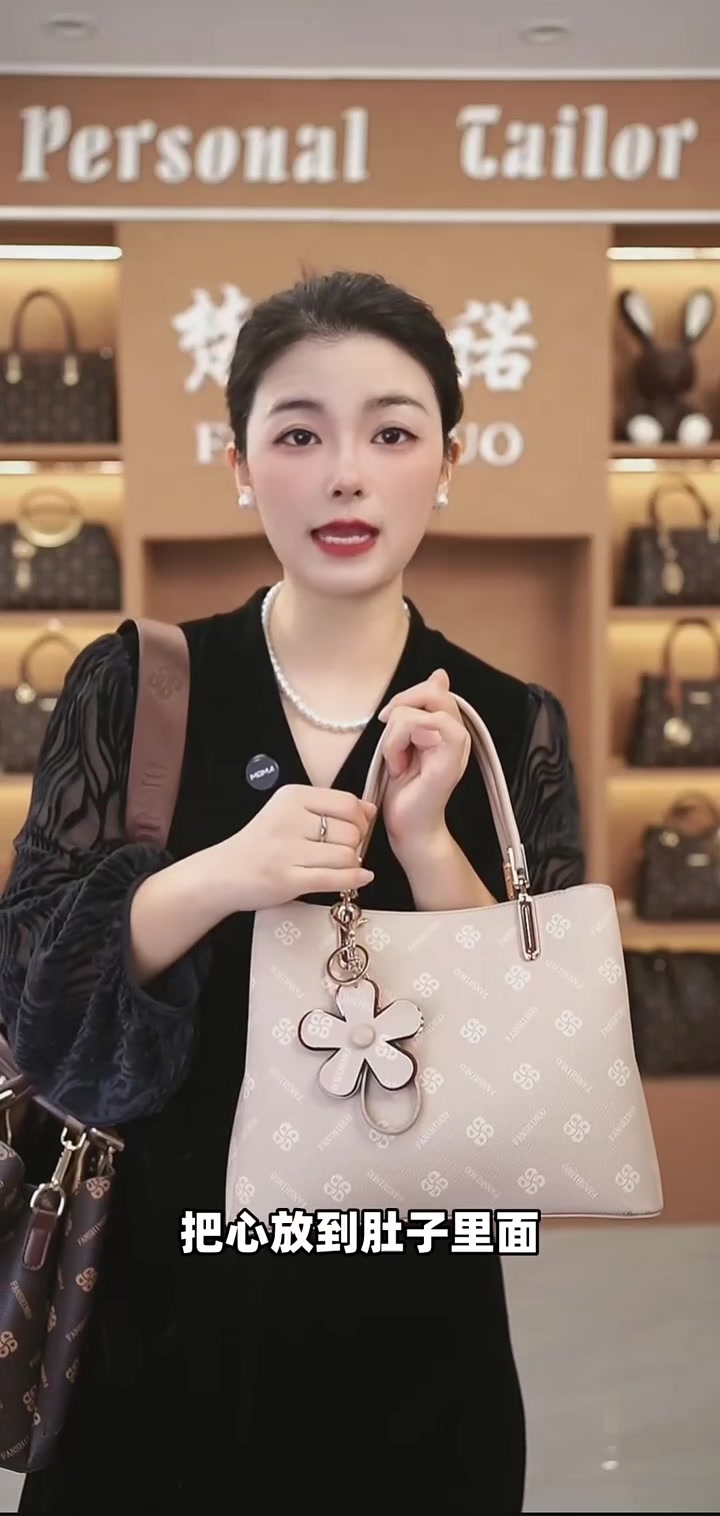 选咖啡、焦糖还是奶茶色？三款包包百搭又减龄，每天换新造型！