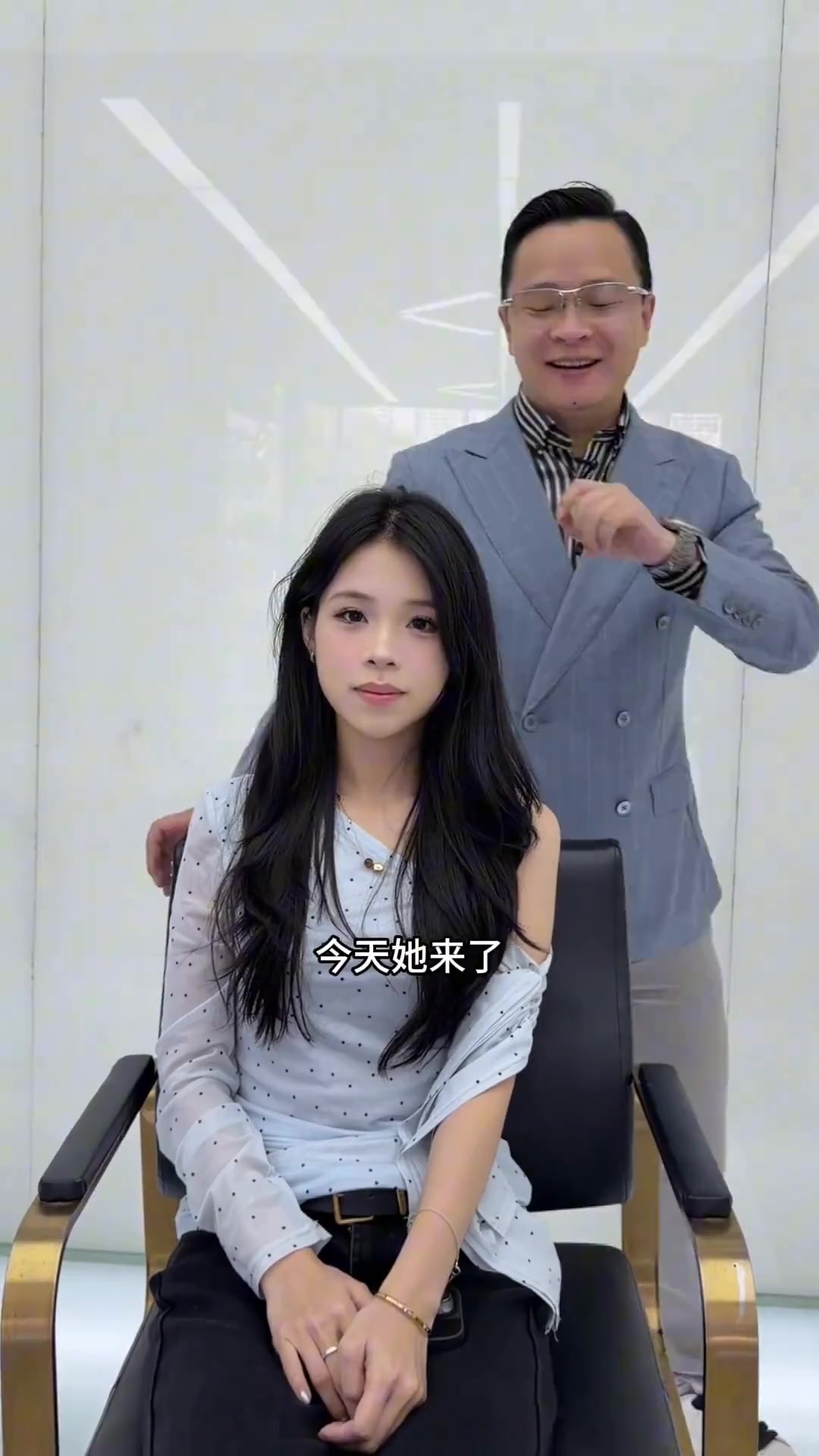 期待的奶茶棕灰色染发操作方法来了