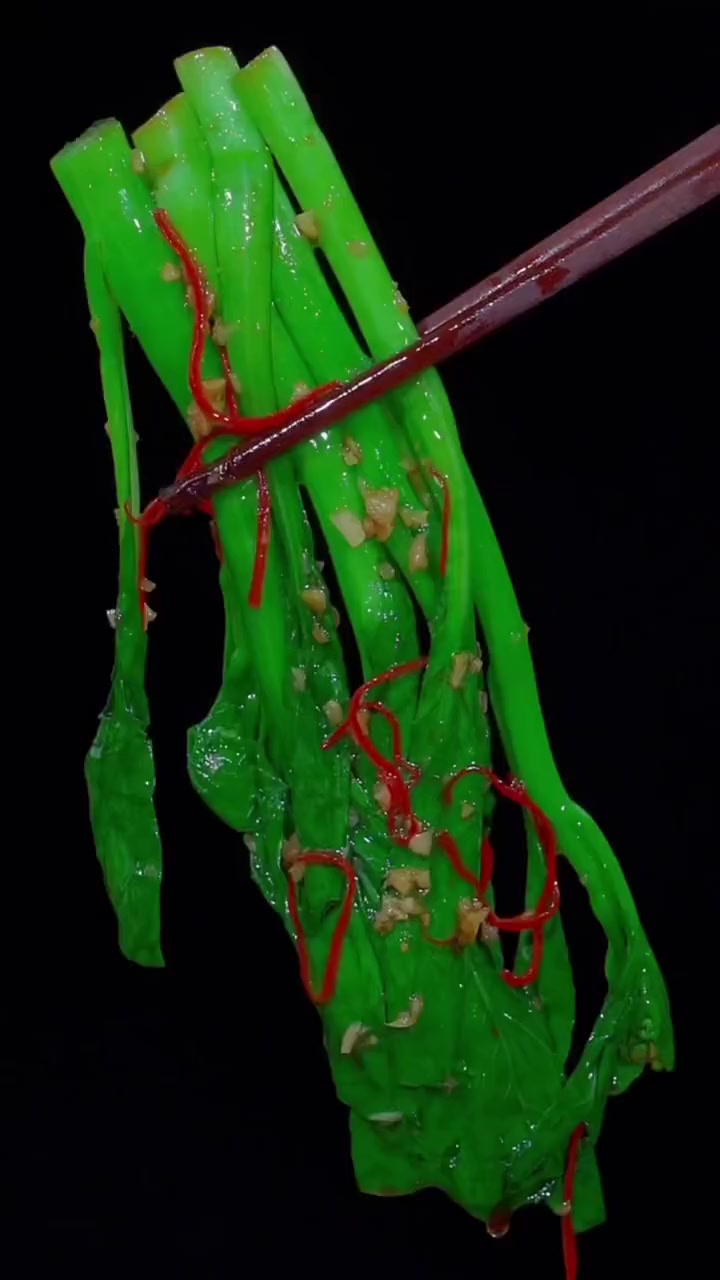 白灼菜心做法，这样做简单又美味，拿肉都不换！