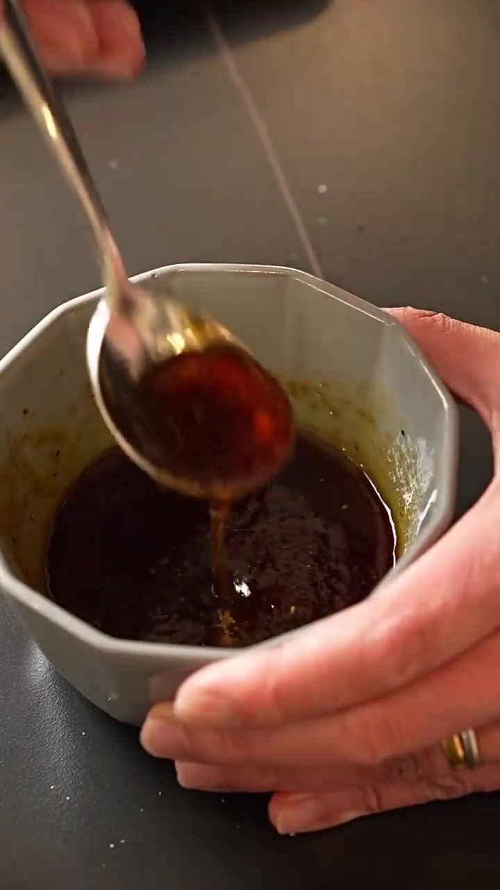 酸酸甜甜清爽开胃又好吃——紫甘蓝苹果沙拉