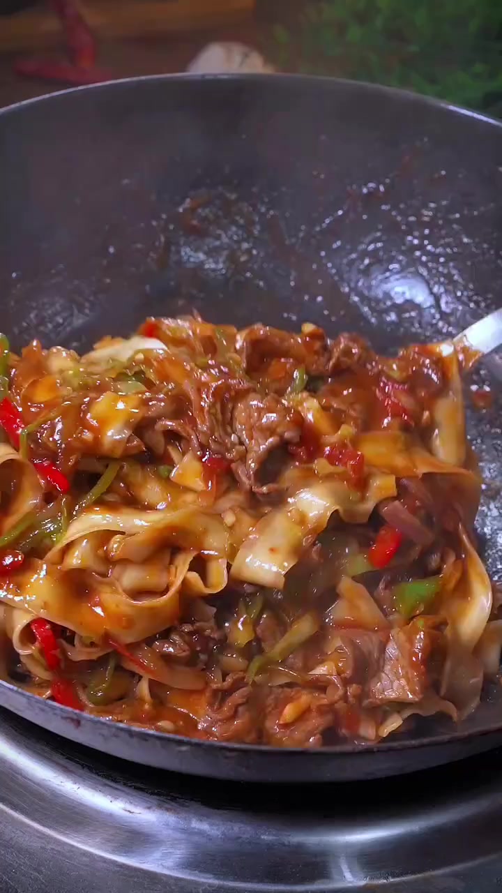 牛肉炒刀削面的详细做法，真的太香太好吃了