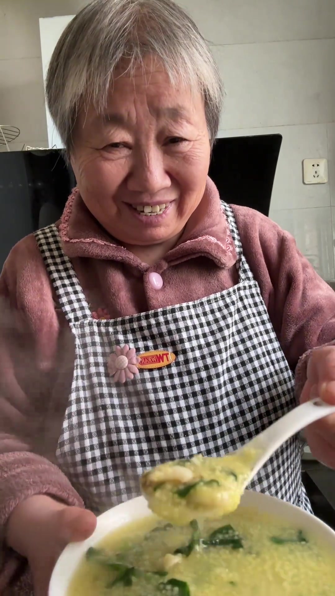 给月子儿媳做鲍鱼小米粥，内蒙古赤峰黄小米超香