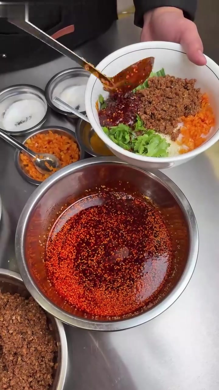 可商用的酱香米线教程，配方精确到克，酱香浓郁，味道超正！