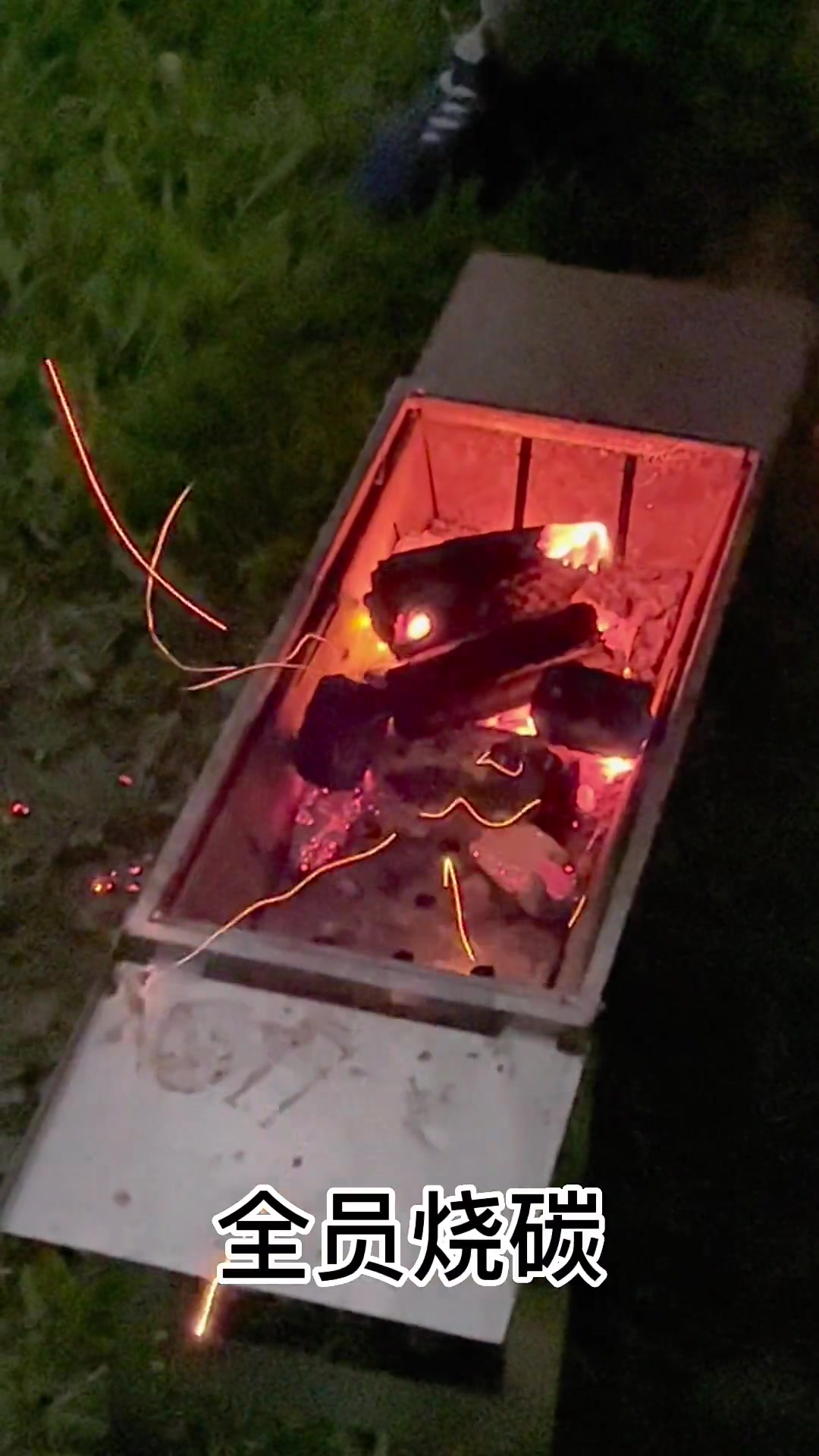 工作日为需求奔波,周末投身街头涂鸦艺术!