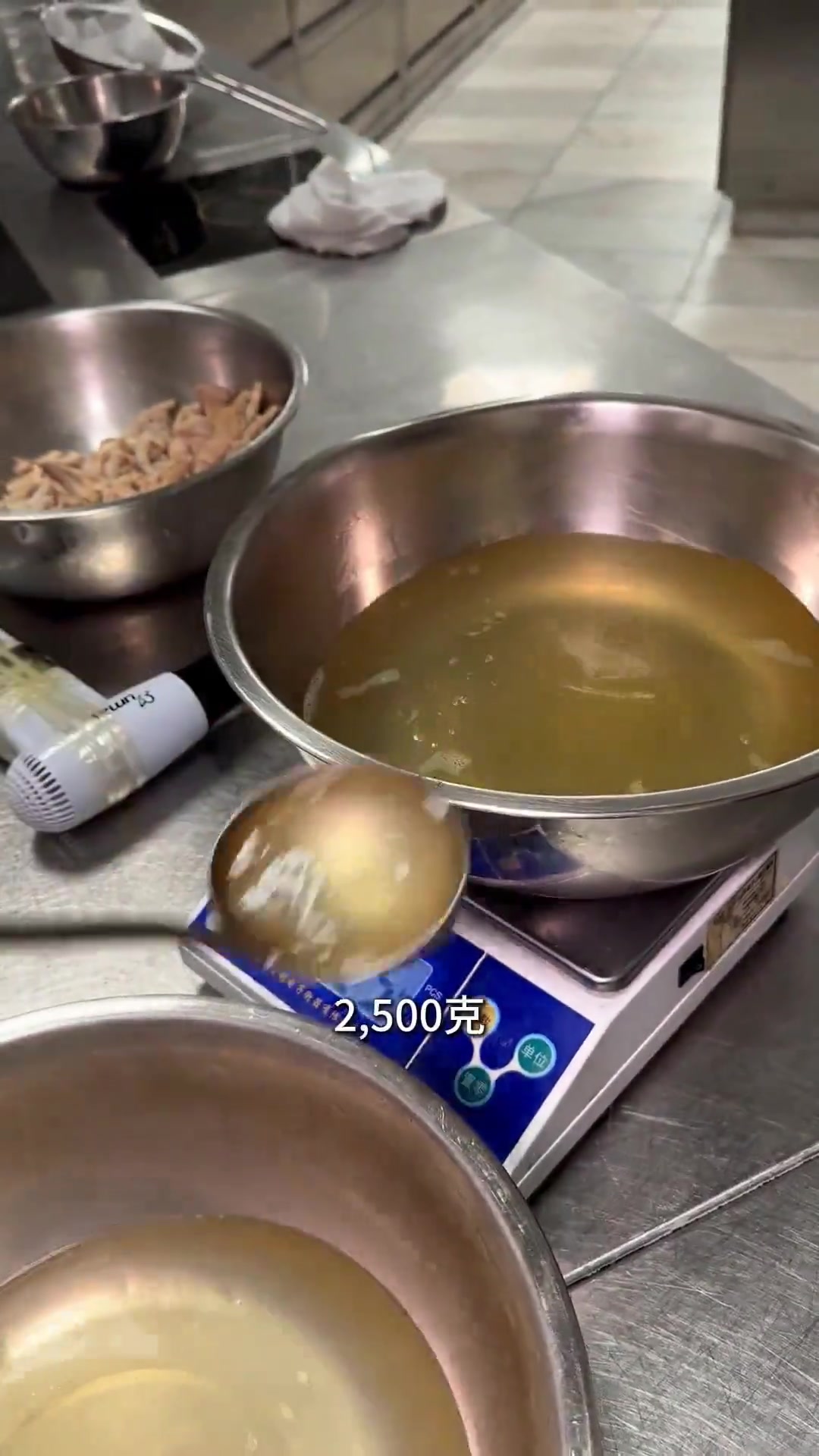 肠粉好吃的秘密，竟藏在这勺专用酱油里