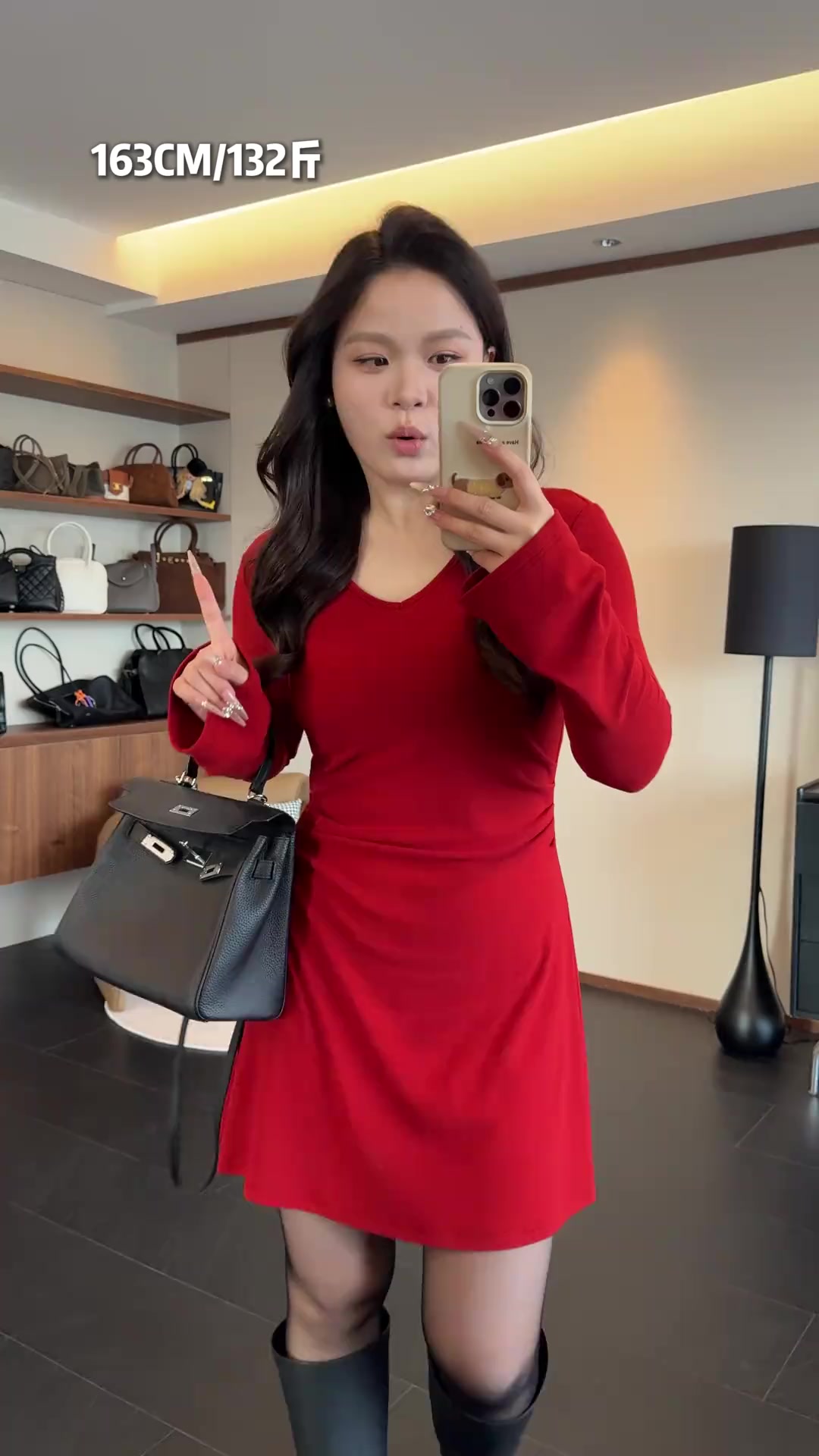 红色的人鱼线条也太惊艳了吧!