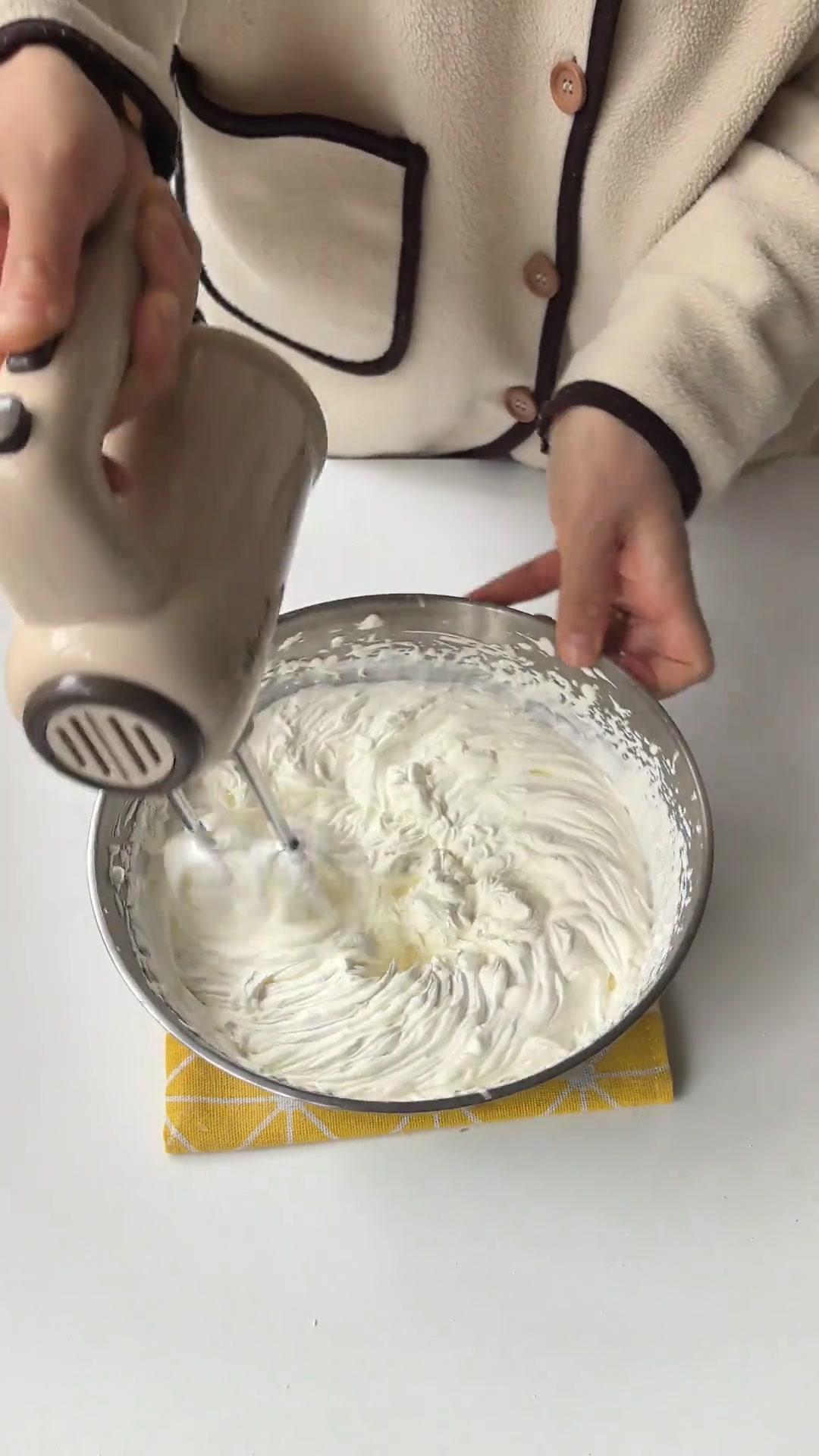 适合秋天的焦糖杏仁咸奶油蛋糕