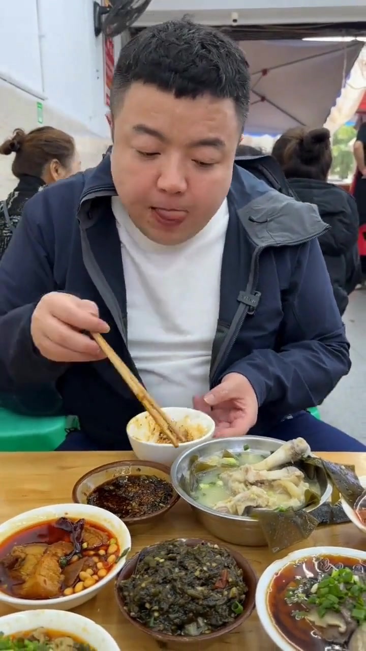 山城特色小碗菜，带你领略地道重庆美食