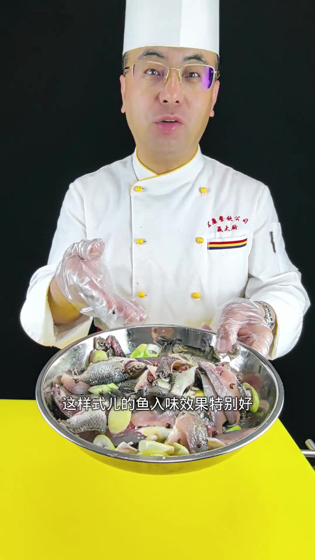 干炸鲫鱼这样做，吃起来稀酥蹦脆！