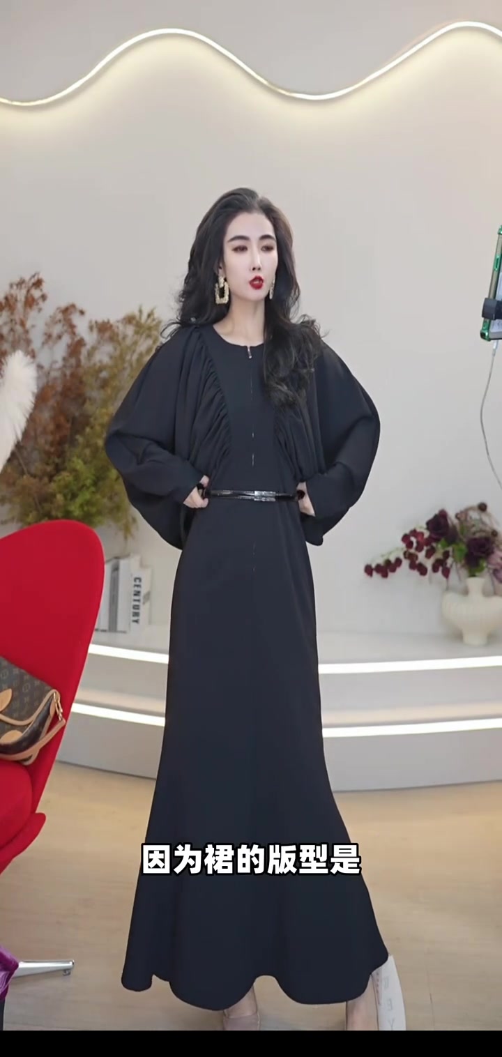 显高显瘦的连衣裙！鱼尾裙设计修饰身材，肩宽溜肩也能穿出优雅感！