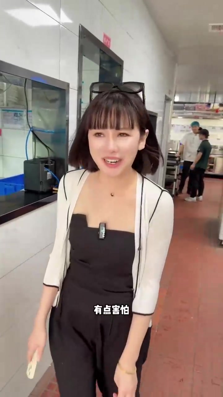 老船舫现做鲜鱼火锅