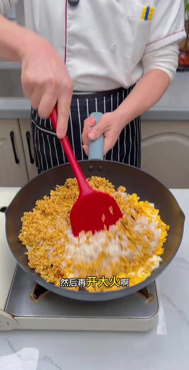 方便面的神仙吃法，这样做真的太好吃了，好吃到流泪