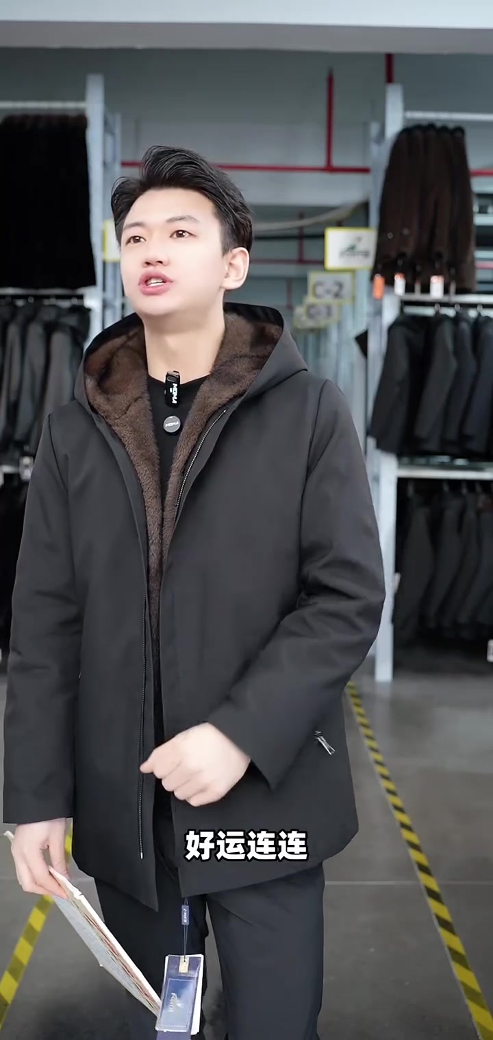 派克服选码指南！不同体型怎么挑？貂绒内胆显瘦穿搭技巧