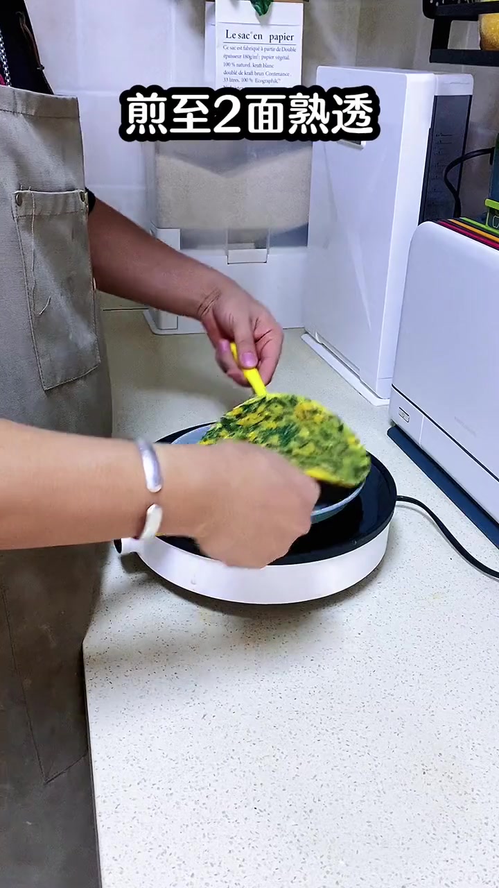 还在为宝宝早餐发愁？其实很简单，只要你把蔬菜、肉肉、主食搭配好～比如……