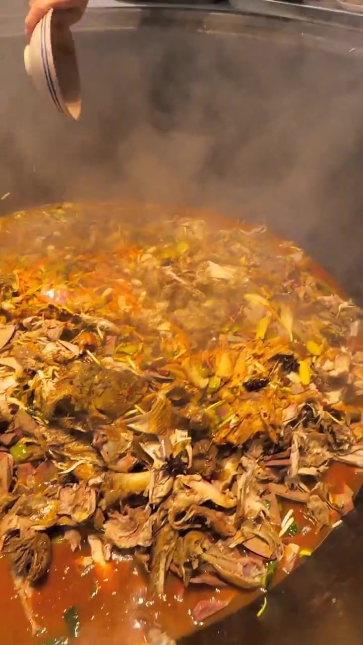 河南大席菜20一碗,24个菜一锅炖看着不好看,吃着贼香