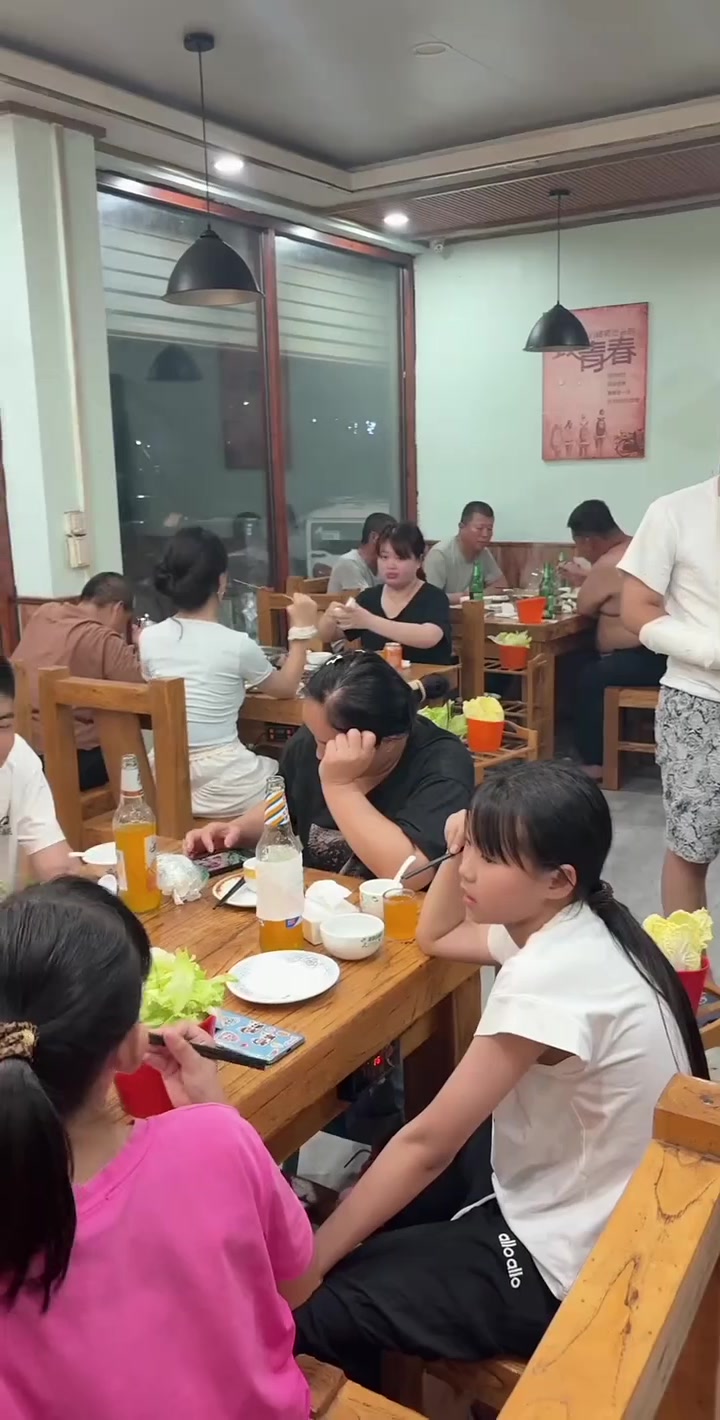 笨鸭火锅，来尝尝吧