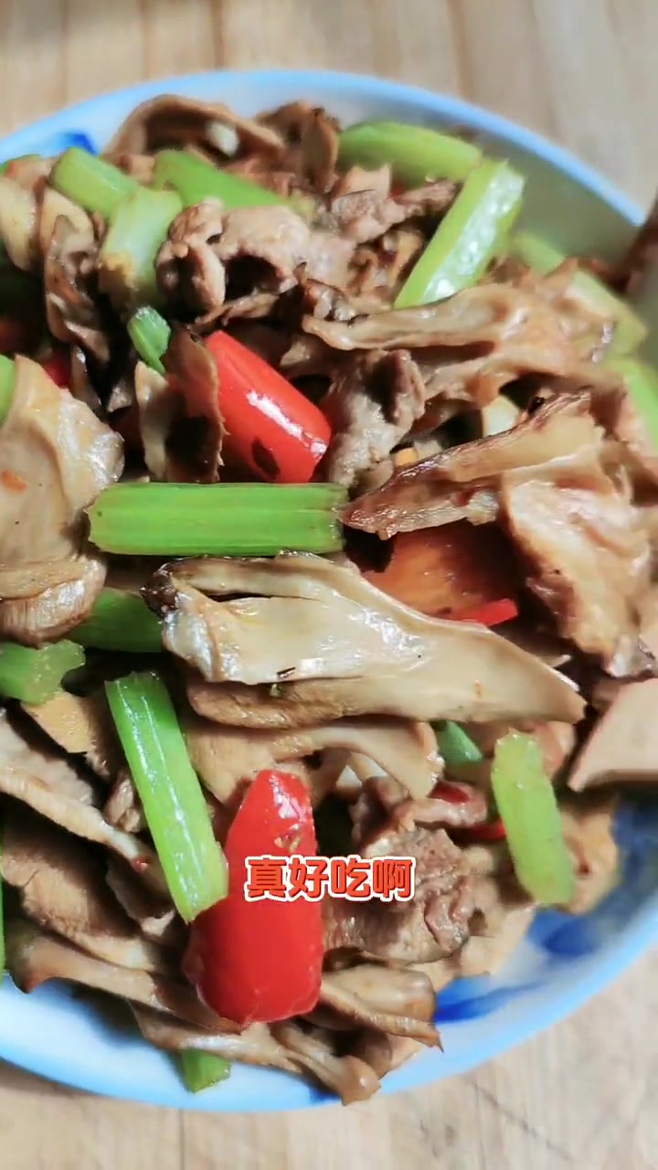 灰树花是我一直在吃的一种菌菇，可烧肉煲汤，做蔬菜汤