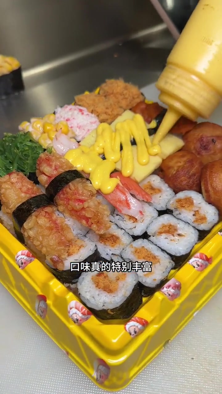 泊头N多寿司一个拼盘竟然可以吃到十种口味的寿司！倍好吃！