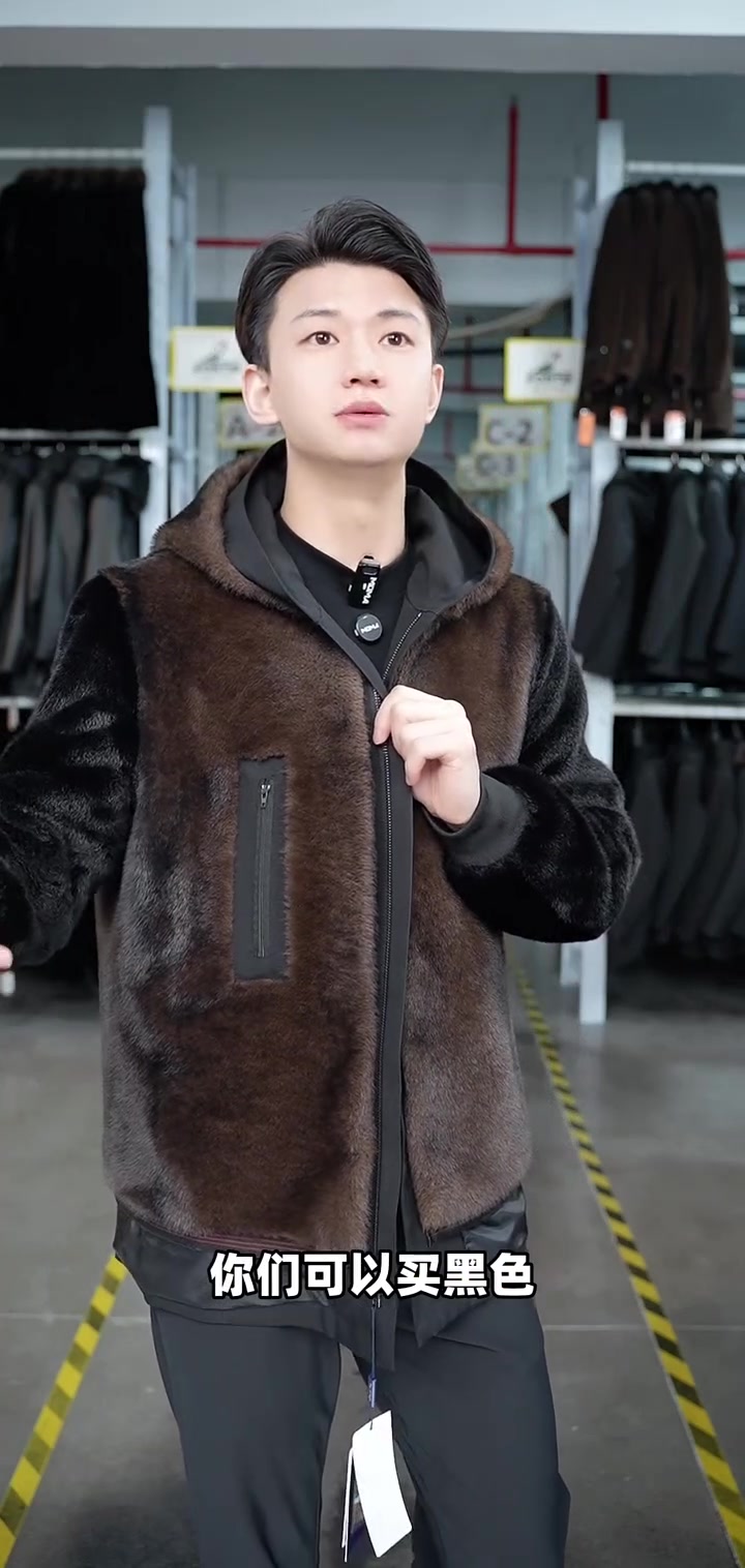 貂绒派克服选紫金棕还是黑色？质检认证保暖款，秋冬穿搭指南来啦！