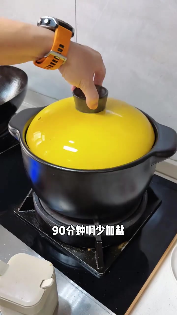 秋季一定要吃沙参玉竹老鸭汤，去燥