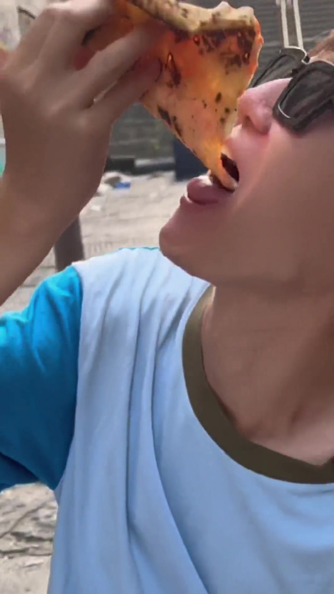 意式超薄那不勒斯披萨来袭，热情美味等你来尝！