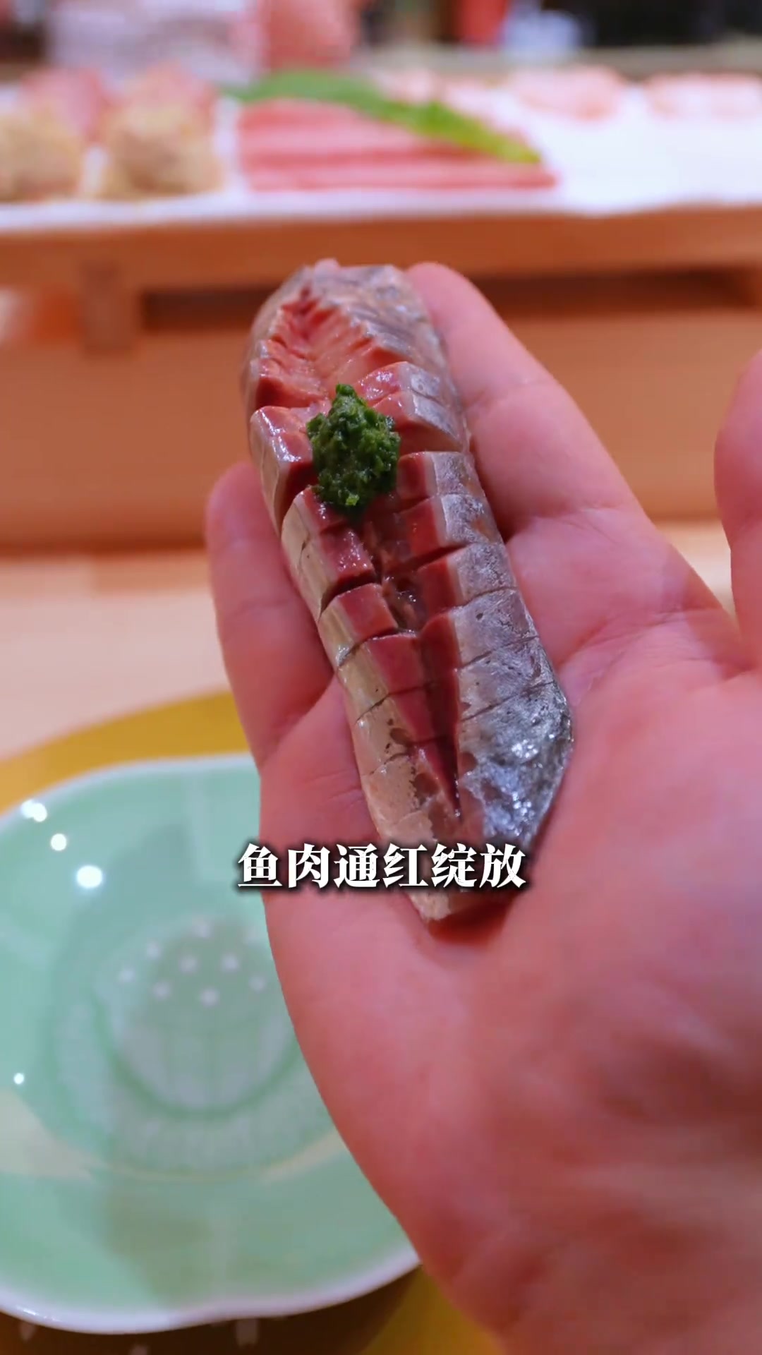 比手掌还大的寿司！上海的日料有点太猛了