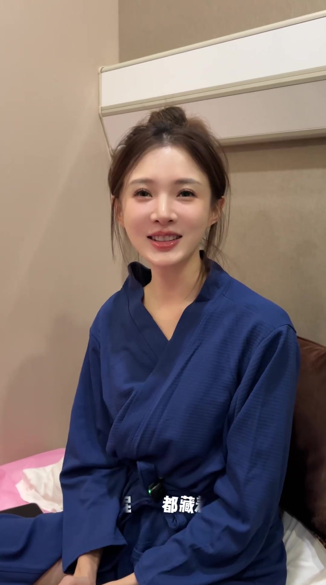 给大家分享一下北舞的这位姑娘的身材——纤瘦身形下藏着困扰她的 “妈妈臀”，我总打趣她是 “